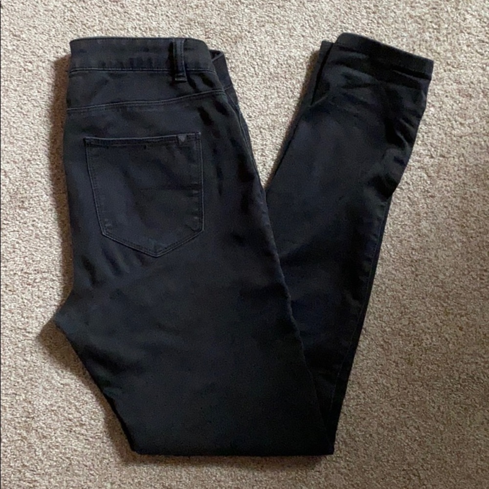Noisy May Jeans